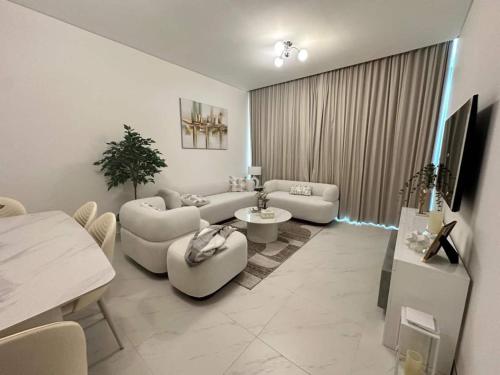 Spacious 1bedroom W Lagoon In Al Maktoum City, Dubái (foto 10)