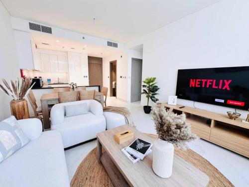 Fully Furnished 1br W Relaxing Lagoon View, Dubái