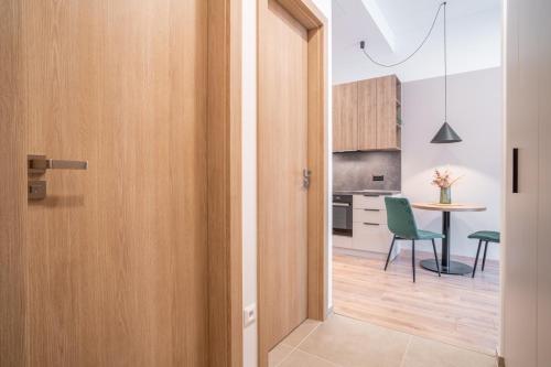 Patronka Apartments - Stylish apartment with a divided sleeping area, Bratislava (Foto 5)