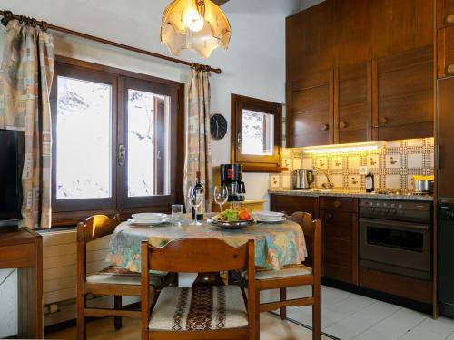Apartment Residenza Chesa Margun 710-4 by Interhome in Silvaplana