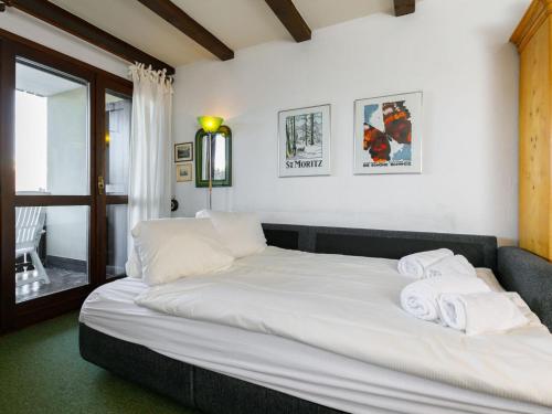 Apartment Residenza Chesa Margun 67-1 by Interhome in Surlej