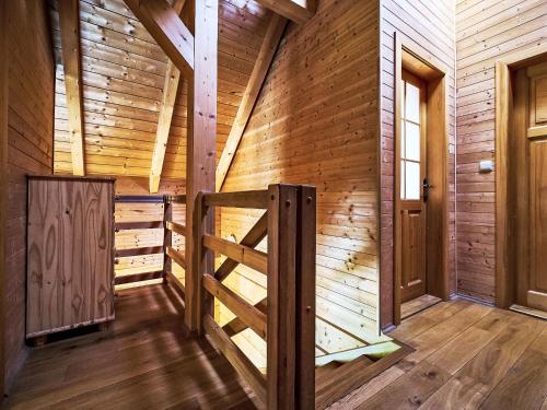 Chalet Slunecni vrsek by Interhome in 哥雷諾夫