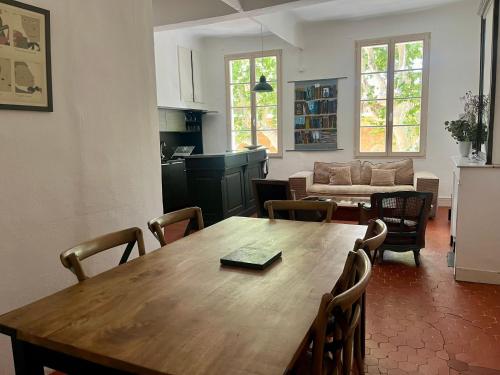 Beau 3 pièces 83 m2 au coeur du centre historique d'Aix en Provence - Location saisonnière - Aix-en-Provence