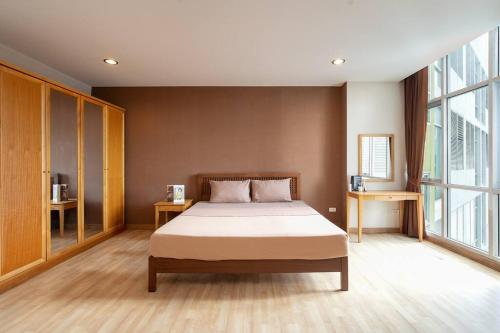 181 Ekkamai Studio Apartment, Bangkok