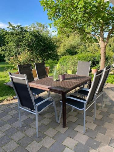 FERIENWOHNUNG ALL YOU NIED mit NIEDBLICK und TERRASSE in Rehlingen–Siersburg