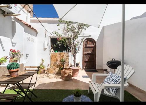 IDEAL APPARTMENT WITH TERRACE NEAR THE BEACh, Valencie (fotografie 3)