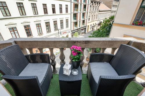 Three-Bedroom Apartment image 9