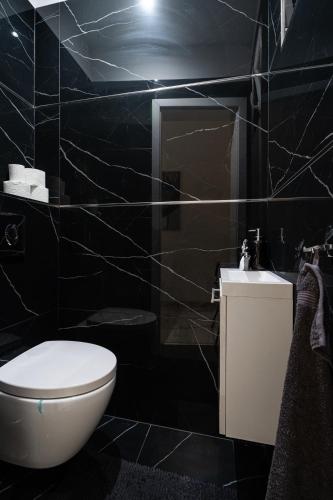 Three-Bedroom Apartment image 8