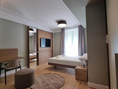 1 queen bed
