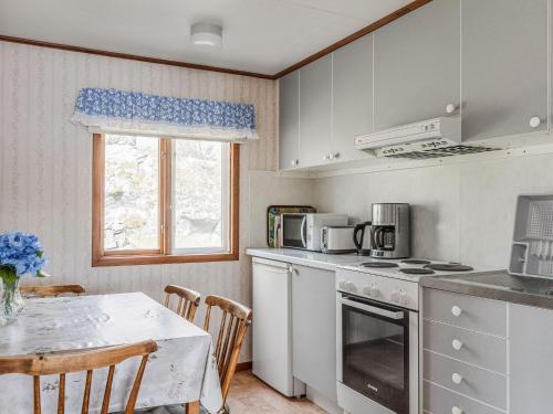 Holiday Home Sjöatorp Skogsstugan by Interhome (Holiday Home Sjoatorp Skogsstugan by Interhome) in Hjortsberga