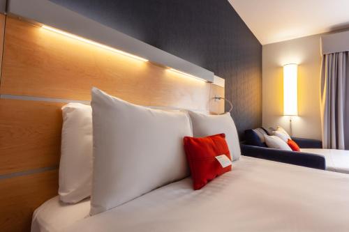 Holiday Inn Express Edinburgh – Royal Mile an IHG Hotel - image 5