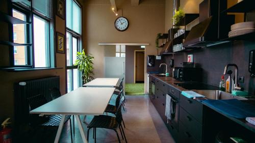 ห้องครัว, Nordic Hostel near สนามบินเรคยาวิก