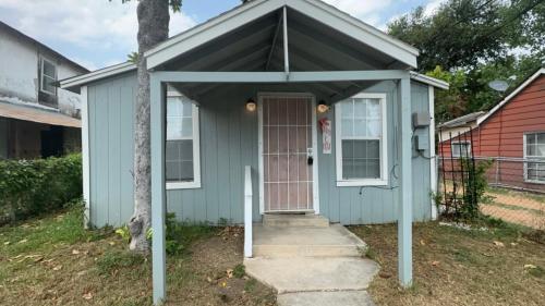 A Southtown Secret, steps from Künstler Brewery in San Antonio, USA