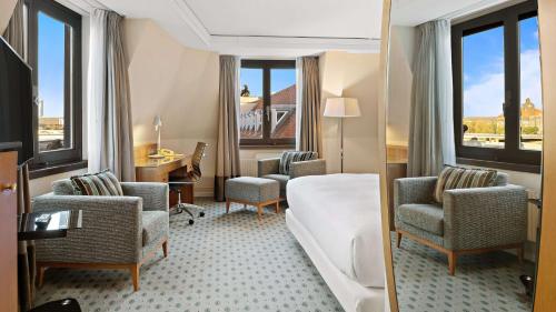 room detail thumbnail 1