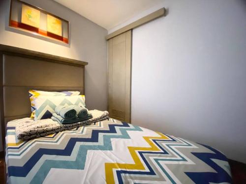 Big Family Suite with 200mbps Wi-Fi in Makati Ave