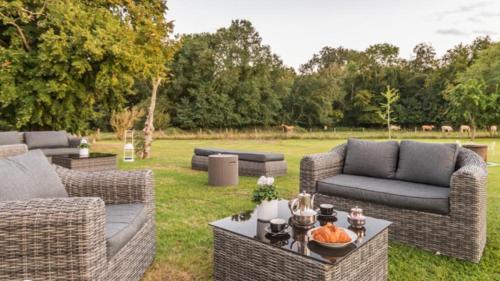 Kilátás, Le Château de Feuguerolles de Hellenvilliers (Le Chateau de Feuguerolles de Hellenvilliers) in Emalleville