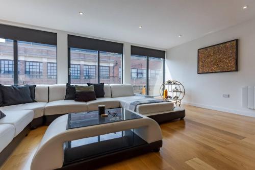 Pass the Keys Executive Penthouse 2 Bed Jewellery Quarter, Birmingham (photo 9)