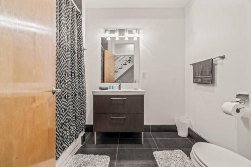 Huge and Modern Four Bedroom Two Bath Home in Philadelphia, USA