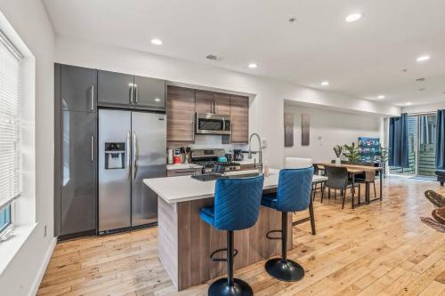Huge and Modern Four Bedroom Two Bath Home in Philadelphia, USA