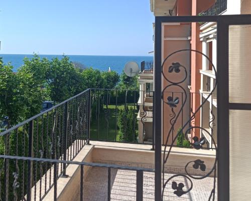 Apartment room in Prestige Fort Beach Apartment with Premier Fort Access