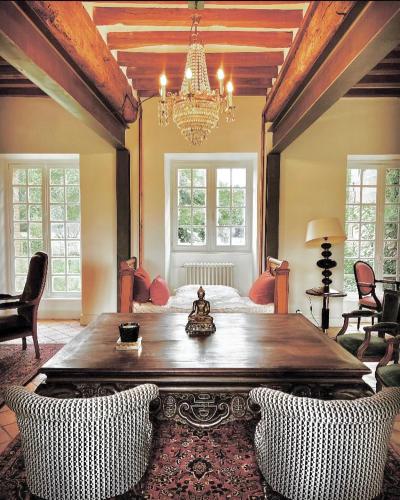 Le Château de Feuguerolles de Hellenvilliers (Le Chateau de Feuguerolles de Hellenvilliers) in Emalleville