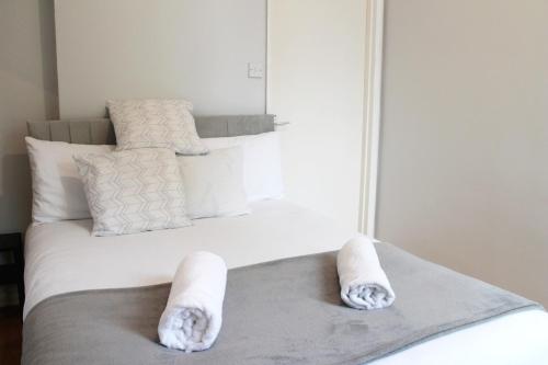 Large Garden Apartment on Golders Green High Road, Londýn (fotografie 8)