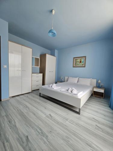 Olympia Beach Complex - image 14