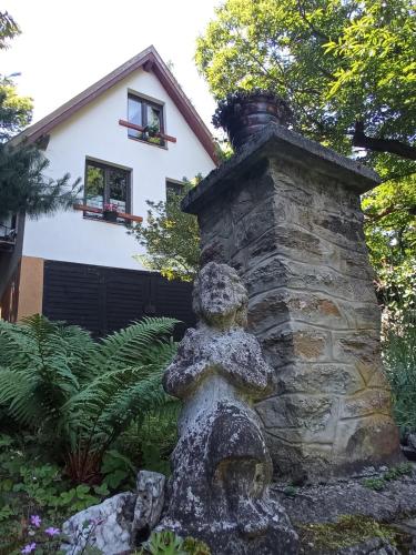 Dārzs, Pele vendégház (Pele vendeghaz) in Velem