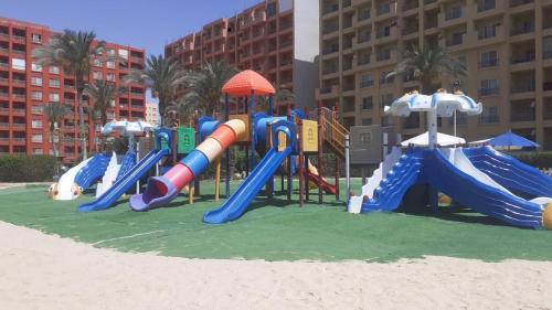 تمتع بالإقامة في شاليه فندقي بمنتجع جولف بورتو مارينا الساحل الشمالي العلمين - Enjoy your stay at G in El Alamein