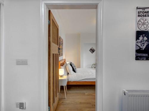 Stylish Family Home in Old Trafford, Manchester - Pass the Keys, Manchester (photo 7)