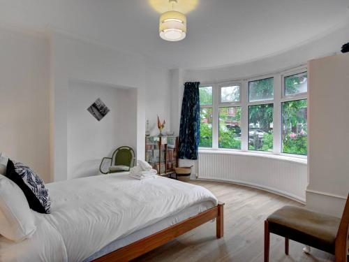 Stylish Family Home in Old Trafford, Manchester - Pass the Keys, Manchester (photo 10)