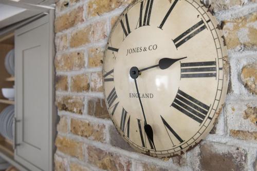 Dolor Cottage - image 4