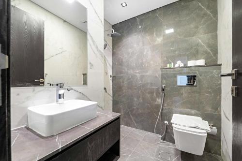 Modern 1-Bedroom Apart with pool gym and hammam - image 3