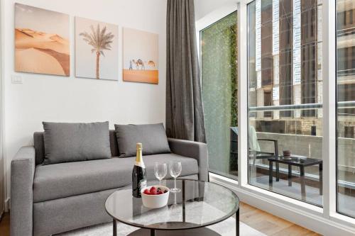 Renovated Studio next to Dubai Mall & Burj Khalifa, Dubaj (zdjęcie 3)