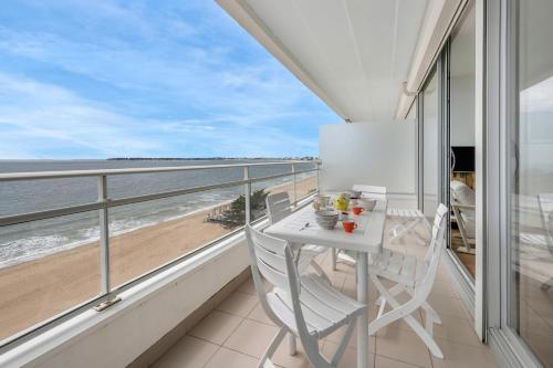 Appartement pour 6 vue mer à 40m de la plage - image 4