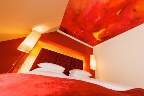 Junior Suite with Balcony image 2