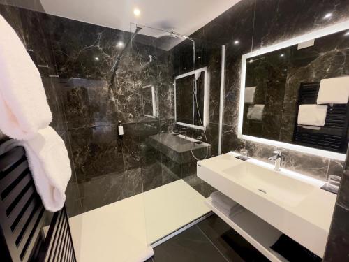 Hotel Restaurant La Vallee Noble, proche Eguisheim Colmar - 화장실