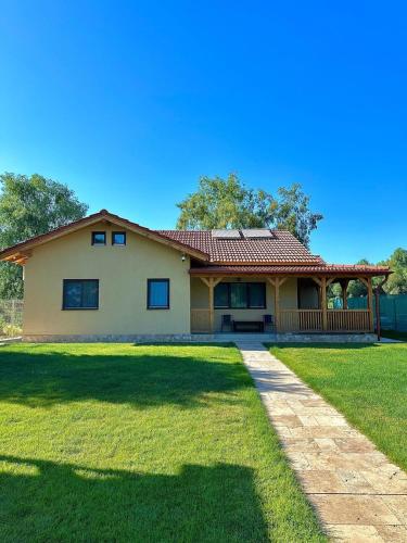 Casa Phoenix in Uzlina