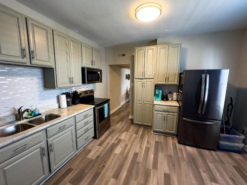 Portsmouth 2BR 1BA Getaway in Portsmouth, USA