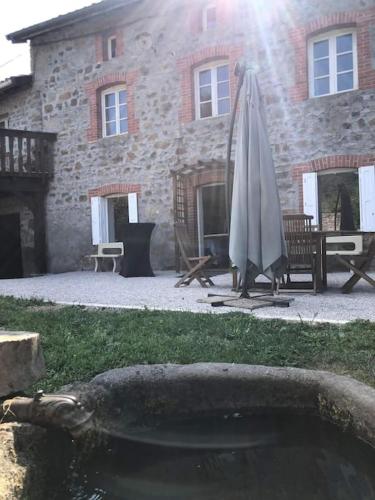 Exterior view, Les Gouttes Hotes - Maison de charme in Essertines-en-Chatelneuf