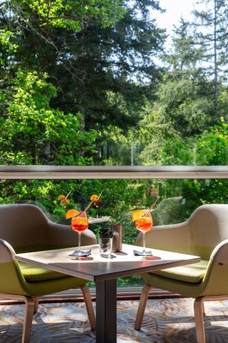 Паб/Коктейль-бар, Hotel Restaurant La Vallee Noble, proche Eguisheim Colmar in Rouffach