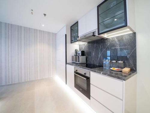 Stylish Upgraded 1 Bedroom Marina Escape, Dubaj (fotografie 10)