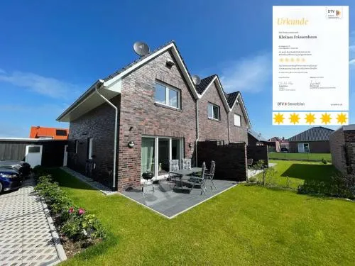 Kleines Friesenhaus in Wangerland, Deutschland