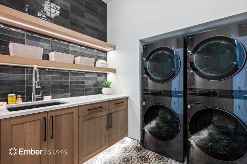 Paradise Palace at Desert Color (by Ember Stays)