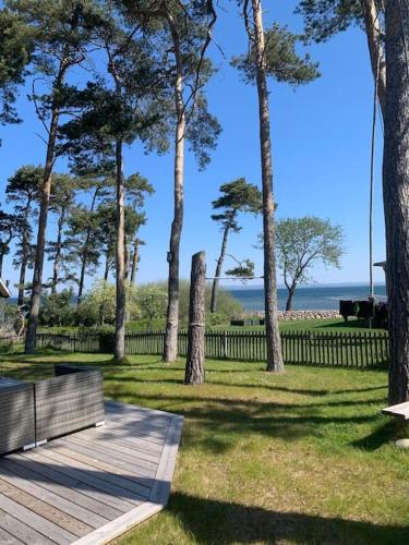 花園, Kullahalvön nära Jonstorps hamn (Kullahalvon nara Jonstorps hamn) in 約斯托普