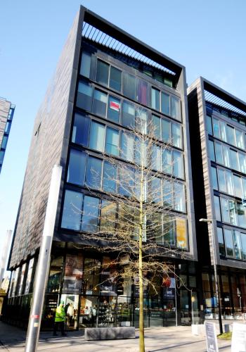 273 Stylish 2 bedroom apartment in the Quartermile development - offers private parking - image 3