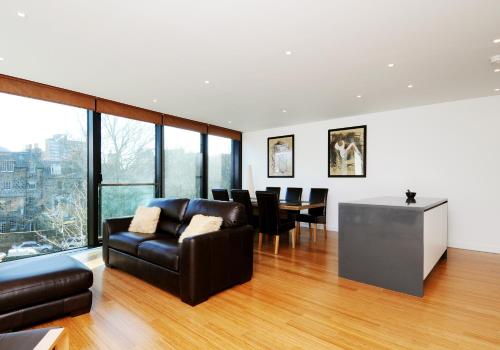 273 Stylish 2 bedroom apartment in the Quartermile development - offers private parking - image 10