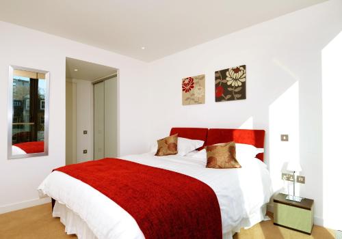 273 Stylish 2 bedroom apartment in the Quartermile development - offers private parking - image 12