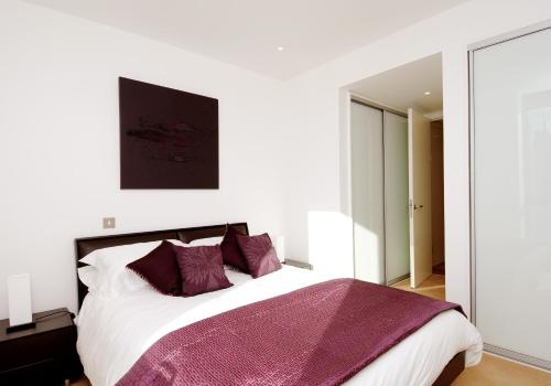 273 Stylish 2 bedroom apartment in the Quartermile development - offers private parking - image 2