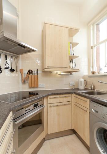 Kitchen, Mardale Crescent - 380 in Merchiston